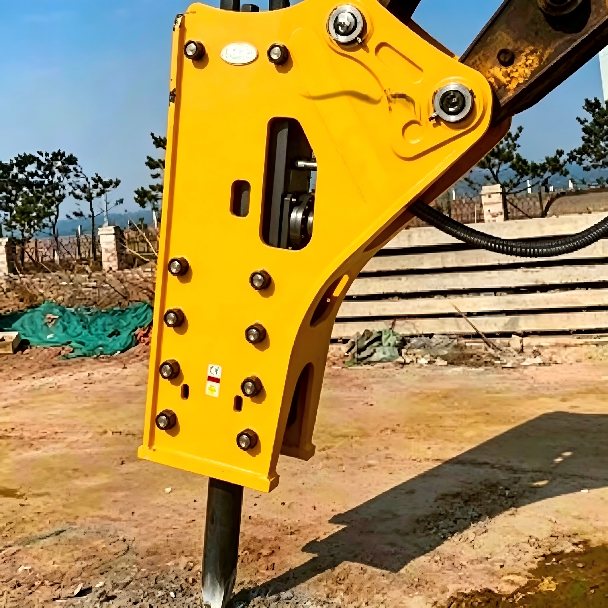 Hydraulic breaker